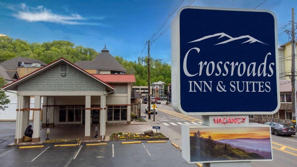 Crossroads Inn & Suites Main image